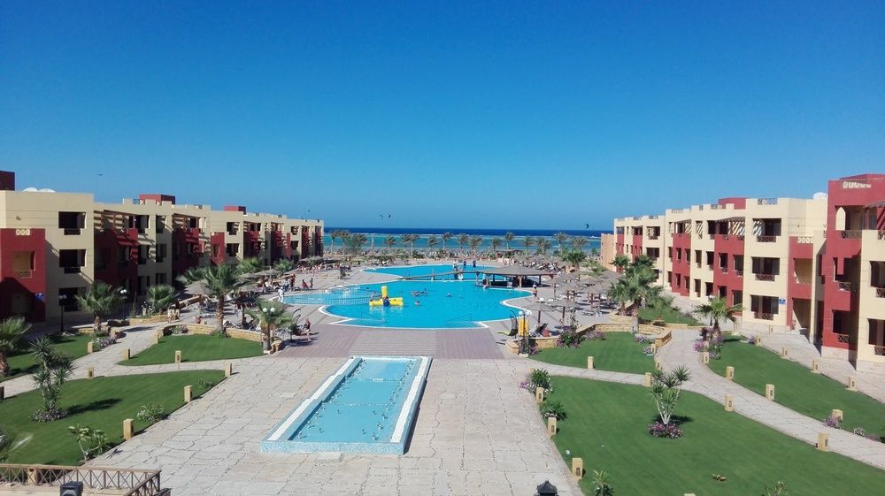 Royal Tulip Beach Resort Marsa Alam Exterior photo