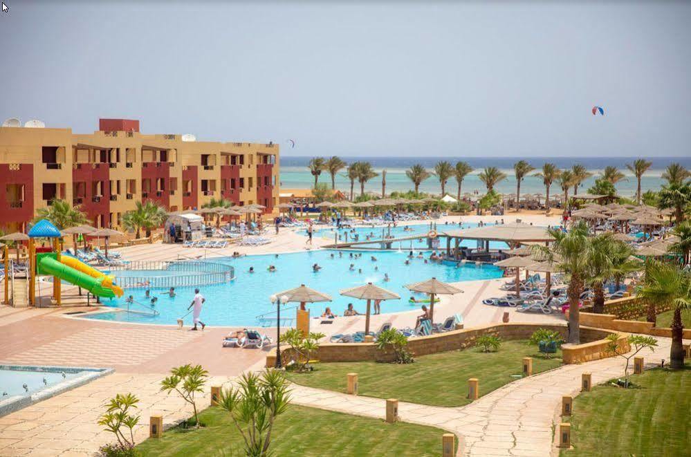 Royal Tulip Beach Resort Marsa Alam Exterior photo