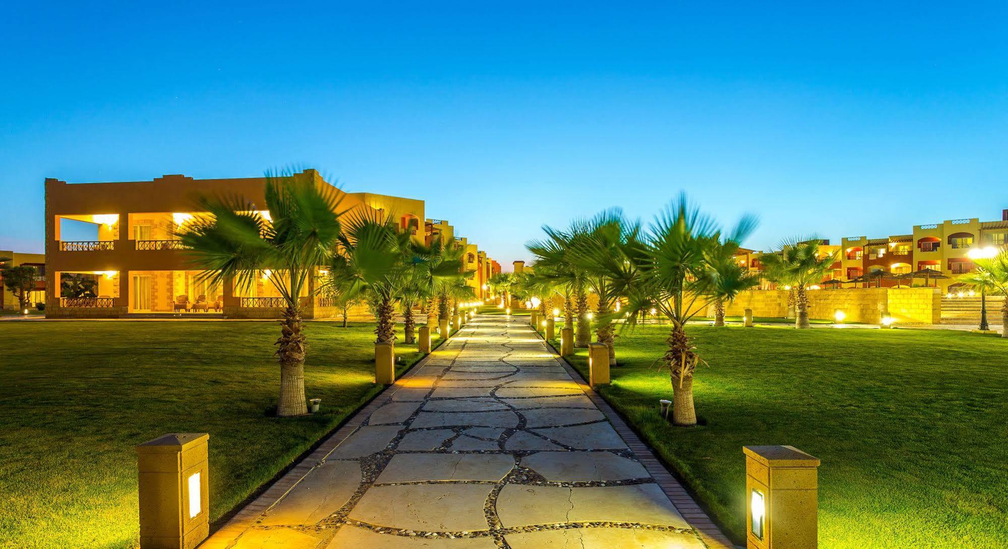 Royal Tulip Beach Resort Marsa Alam Exterior photo